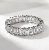 Diamond wedding band - emerald - lab-grown