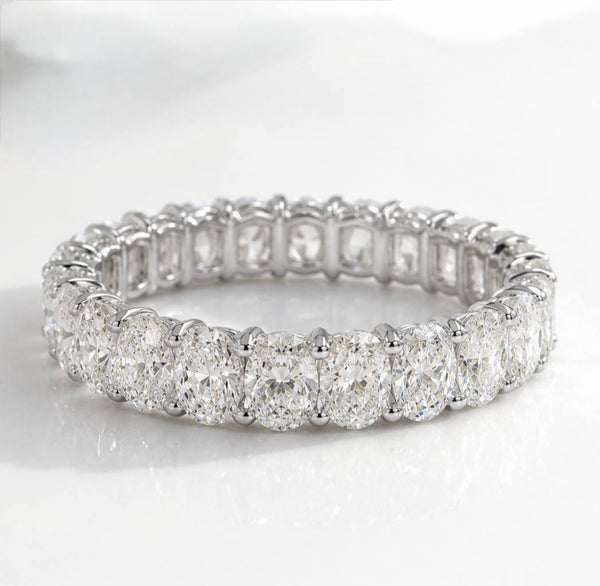 Diamond wedding band - oval - lab-grown